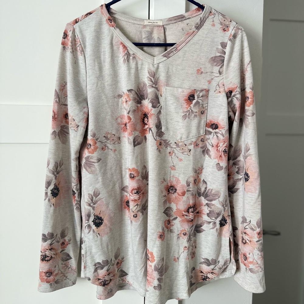 Floral long sleeve boutique top